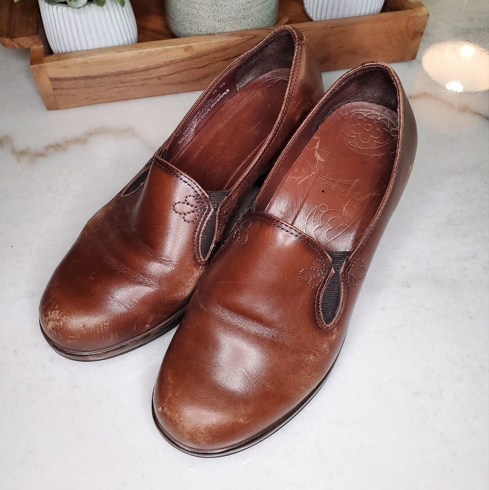 Dansko Beth Brown Leather Heel